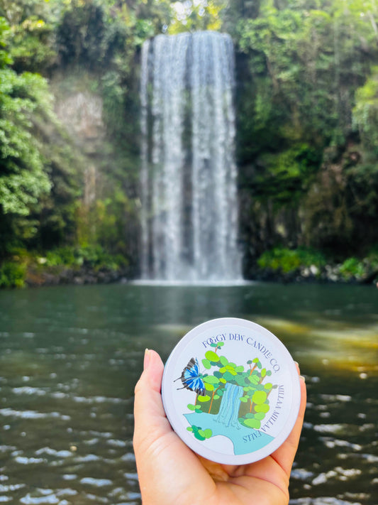 Kakadu Plum 'Millaa Millaa Falls Candle' - 26hrs+ Travel Tin